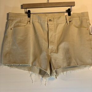 Women’s‎ size 22 Old Navy Ecru colored denim shorts. Sky-High A-Line 3”inseam